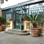 Отель Crawford 4*